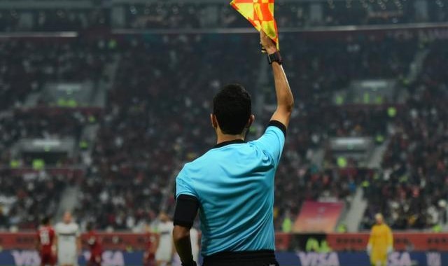 手机老虎机-IFAB颁布越位新解 “有意触球” 争议可以消失了吗？