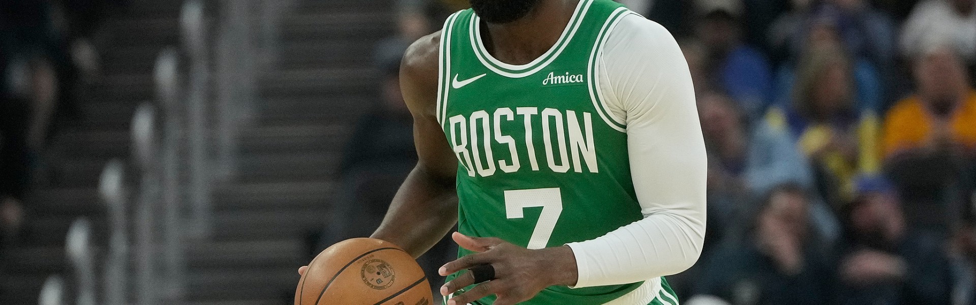 手机老虎机-布朗23+15+13波尔津吉斯首秀12分 凯尔特人力克勇士