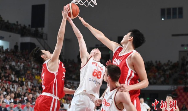 PG SOFT游戏-男篮热身赛：中国队81:82不敌塞尔维亚KK FMP俱乐部|中国男篮|中新社|刘金雨|杨华峰|对手_新浪体育_新浪新闻