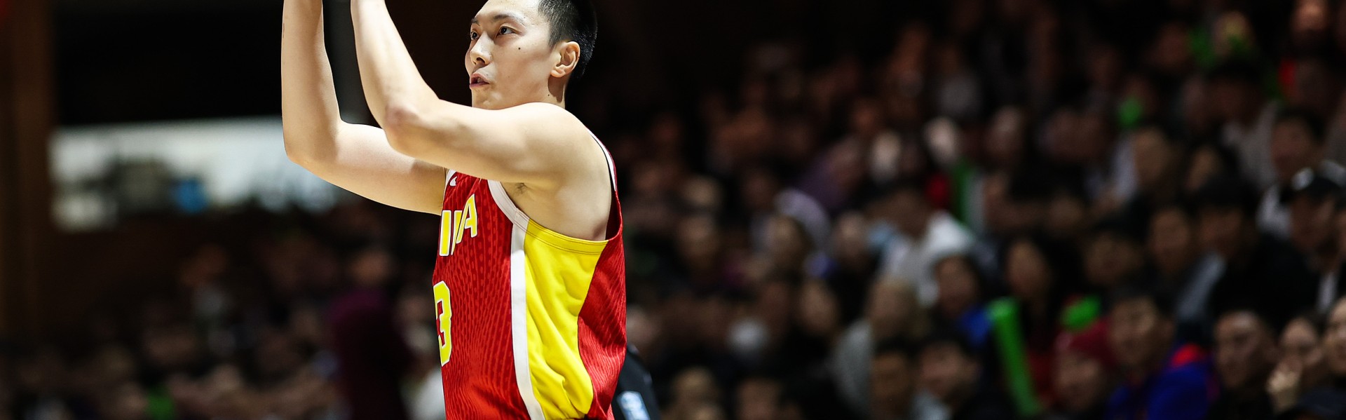 手机老虎机-状态火热！胡明轩半场5中4&amp;amp;3分2中2得到10分