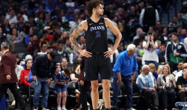 美记：莱夫利近期接受了右脚手术，预计在训练营开始前可以康复