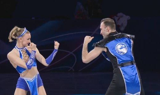 在线娱乐平台-选手庆祝首枚冬奥奖牌 竟上演现实版《真人快打》?!